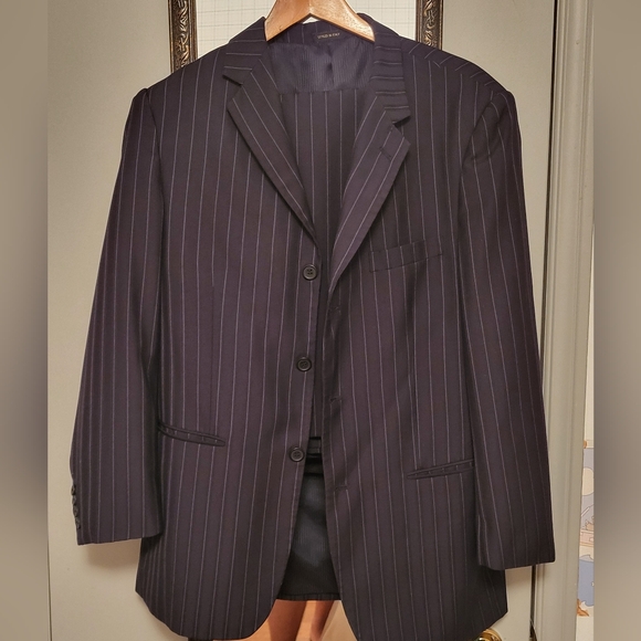 Cogliano pinstripe suit - Picture 1 of 1